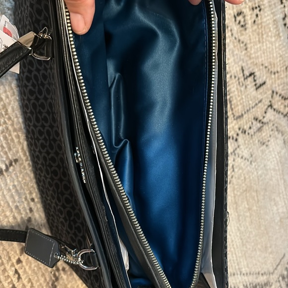 NWT Coach purse - Picture 3 of 3